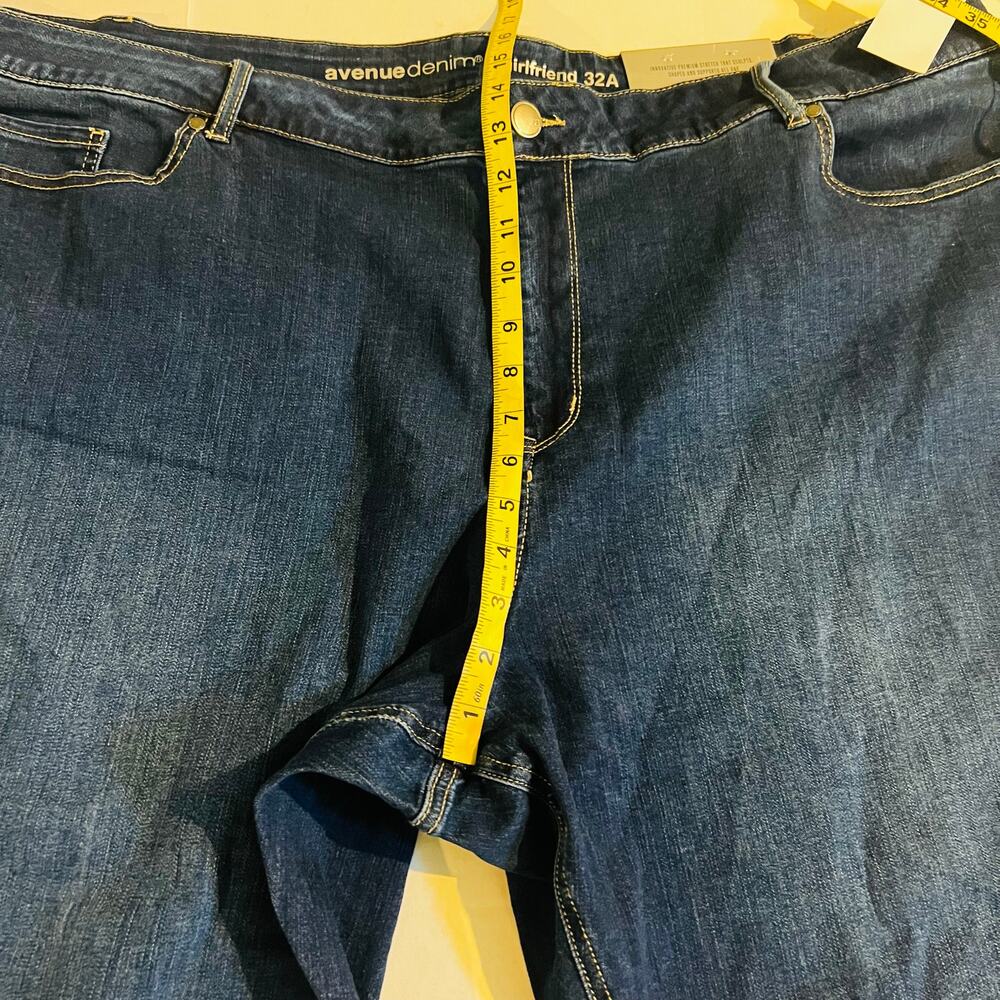 Avenue High Rise Girlfriend Cuff Hem Jeans Size 32 NWT - Picture 8 of 9